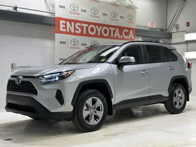 2025 Toyota RAV4 XLE - Sunroof - Power Liftgate