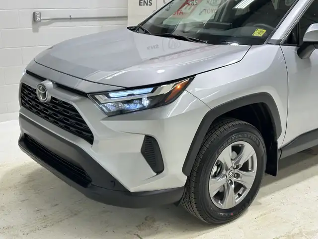 2025 Toyota RAV4 XLE - Sunroof - Power Liftgate - Photo 3