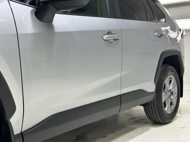 2025 Toyota RAV4 XLE - Sunroof - Power Liftgate - Photo 4