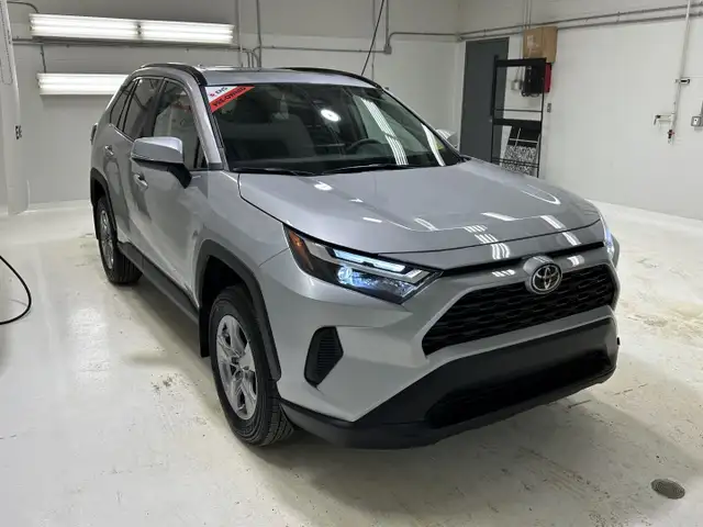 2025 Toyota RAV4 XLE - Sunroof - Power Liftgate - Photo 9