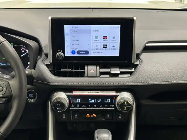 2025 Toyota RAV4 XLE - Sunroof - Power Liftgate - Photo 14