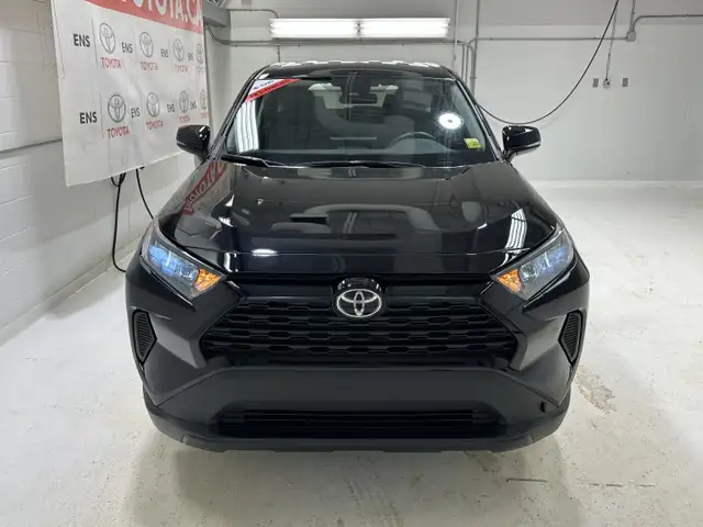 2025 Toyota RAV4 LE - Heated Seats - Apple CarPlay - Photo 10