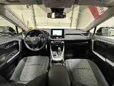 2025 Toyota RAV4 LE - Heated Seats - Apple CarPlay - Photo 11