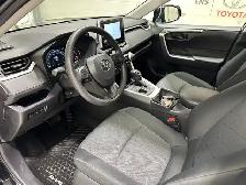 2025 Toyota RAV4 LE - Heated Seats - Apple CarPlay - Photo 17