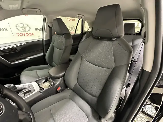 2025 Toyota RAV4 LE - Heated Seats - Apple CarPlay - Photo 19