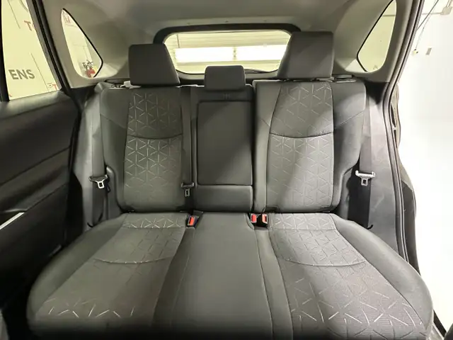 2025 Toyota RAV4 LE - Heated Seats - Apple CarPlay - Photo 20