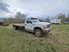 2001 Ford F550 - Photo 2