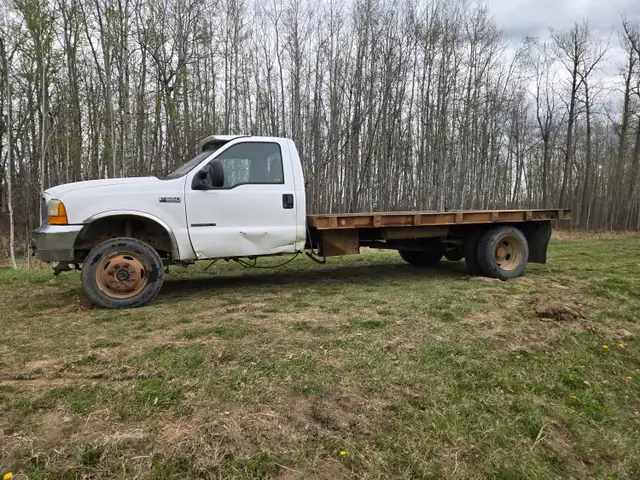 2001 Ford F550 - Photo 5