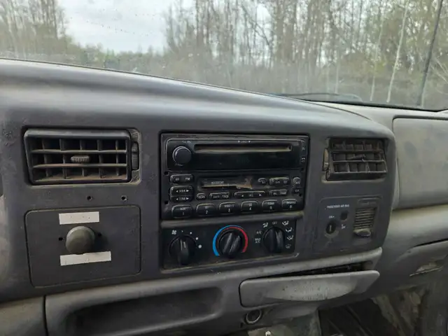 2001 Ford F550 - Photo 20