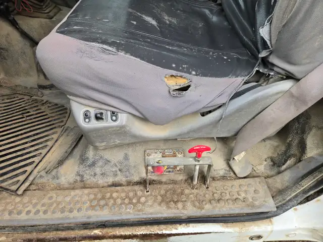 2001 Ford F550 - Photo 21