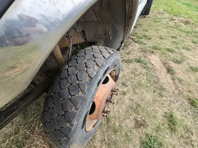 2001 Ford F550 - Photo 23