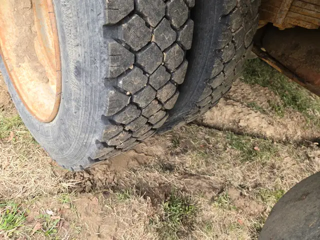 2001 Ford F550 - Photo 27