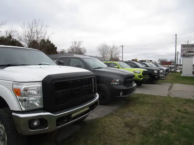 Dodge Ram 2500 4dr Quad Cab 140.5' WB 4WD ST ST 2003 - Photo 35