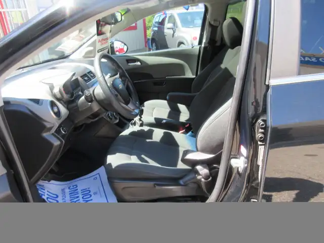2012 Chevrolet Sonic LT - Photo 11