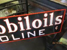GARGOYLE MOBILOILS EMBOSSED TIN GASOLINE MANCAVE SIGN $80 - Photo 3