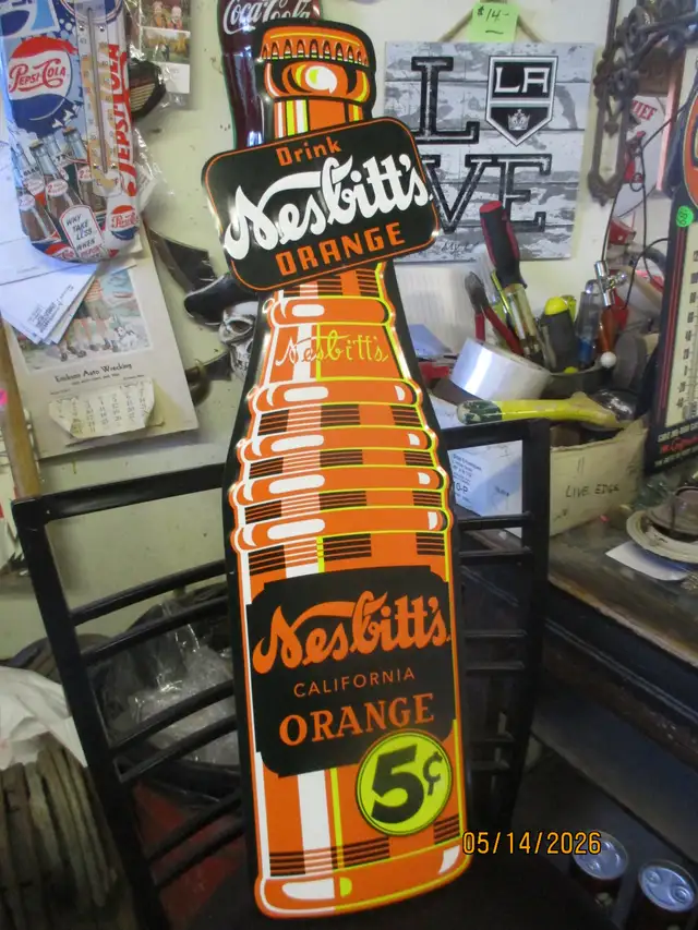GARGOYLE MOBILOILS EMBOSSED TIN GASOLINE MANCAVE SIGN $80 - Photo 9