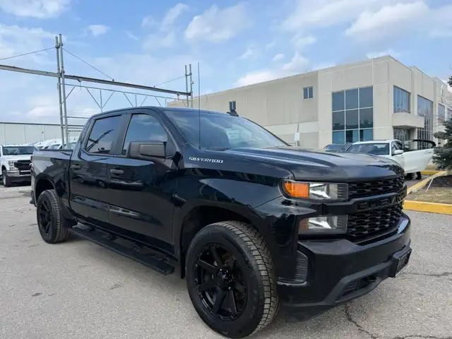 2021 Chevrolet Silverado 1500 Custom - Photo 2
