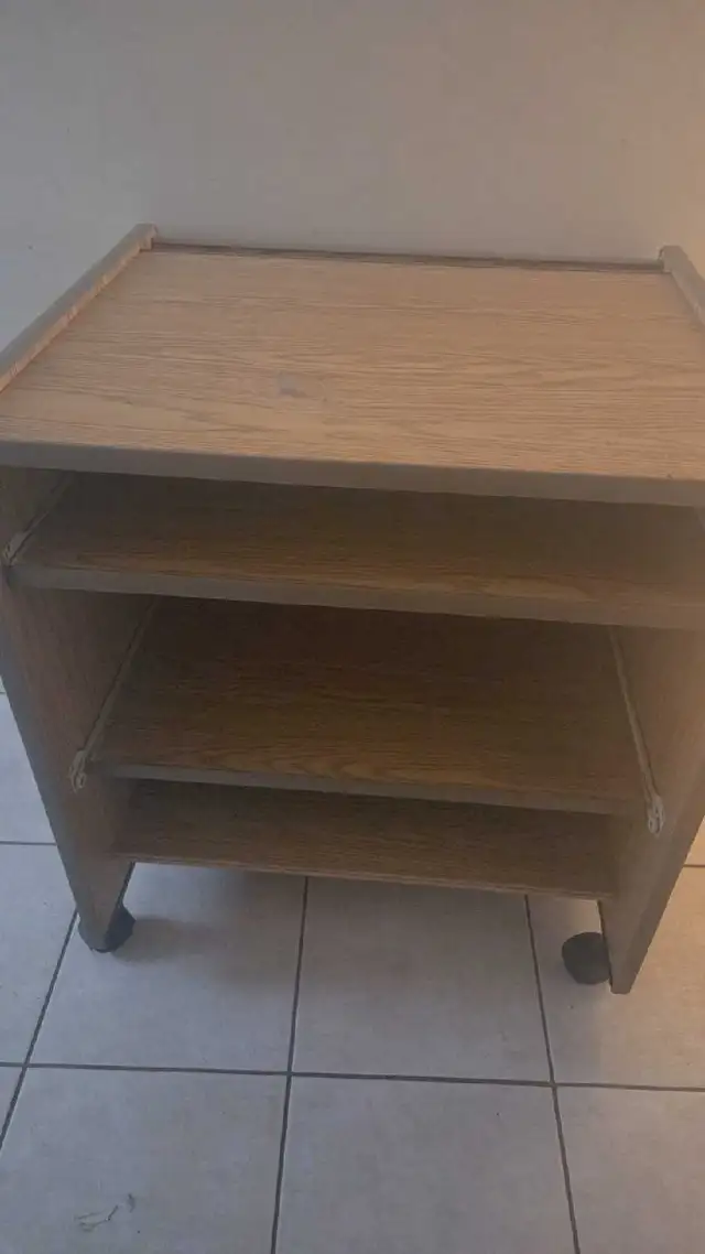 Computer Desk - Photo 2
