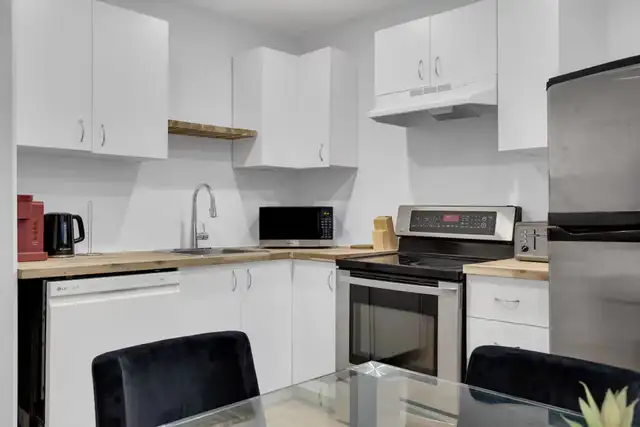 Bright Furnished Room   Parking – Near Metro – July 1 – $900 - Photo 9