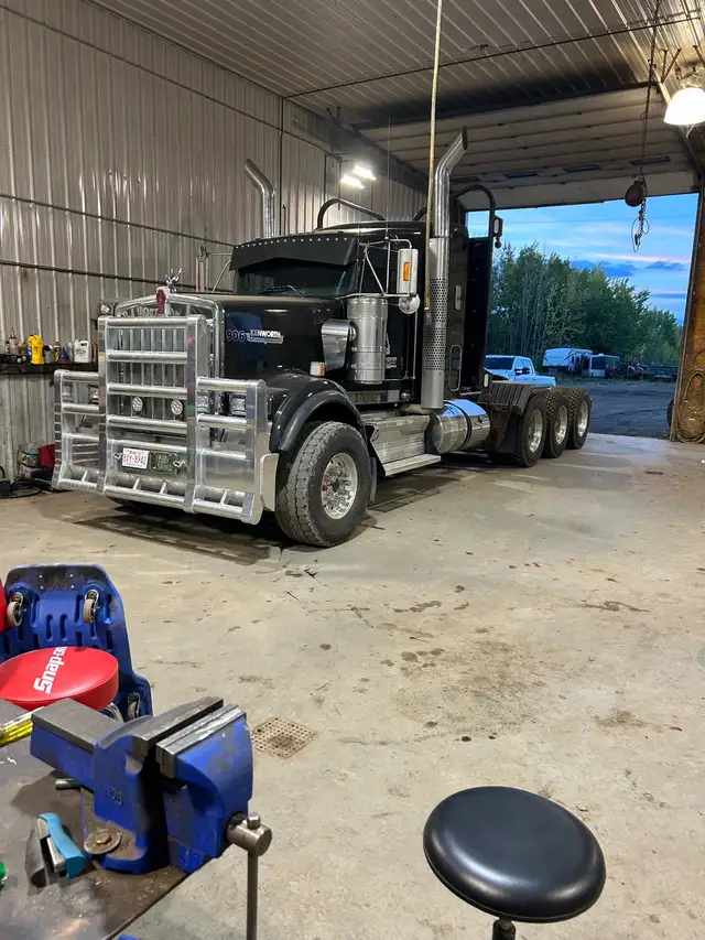 log truck driving position - Photo 5