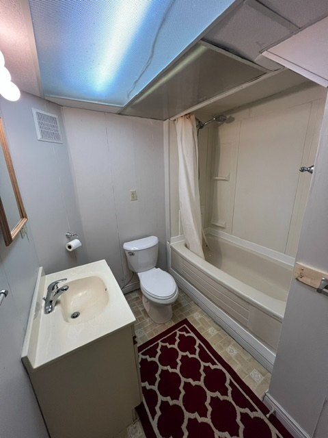 2 Rooms, Living rm, Private Bathroom, $1600 inclusive - Photo 9