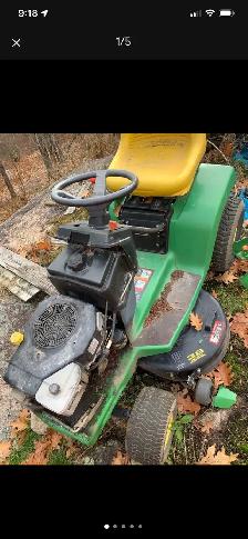 Riding lawnmower