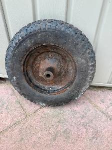 Wheelbarrow FlatFree Tire