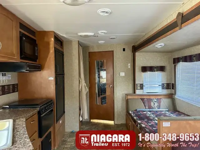 2011 GULFSTREAM KINGSPORT 265BHS Travel Trailer - Photo 5