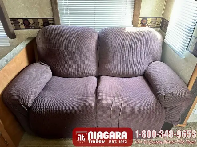 2011 GULFSTREAM KINGSPORT 265BHS Travel Trailer - Photo 7