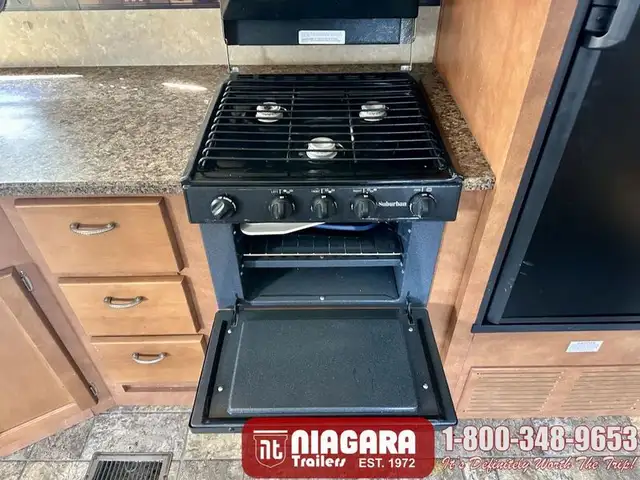 2011 GULFSTREAM KINGSPORT 265BHS Travel Trailer - Photo 12