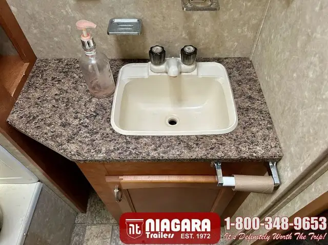 2011 GULFSTREAM KINGSPORT 265BHS Travel Trailer - Photo 18