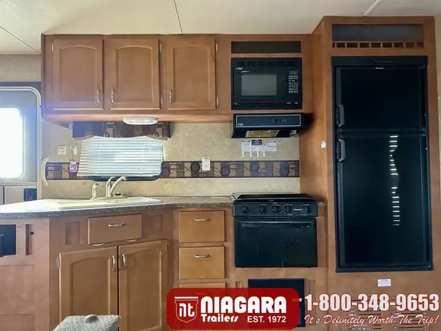 2011 GULFSTREAM KINGSPORT 265BHS Travel Trailer - Photo 19