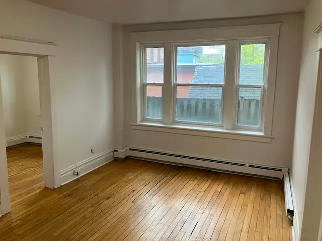 Cozy 2 Bedroom Glebe Apartment for Rent (585 O'Connor St) - Photo 2