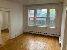 Cozy 2 Bedroom Glebe Apartment for Rent (585 O'Connor St) - Photo 2