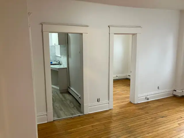Cozy 2 Bedroom Glebe Apartment for Rent (585 O'Connor St) - Photo 3