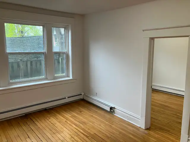 Cozy 2 Bedroom Glebe Apartment for Rent (585 O'Connor St) - Photo 9