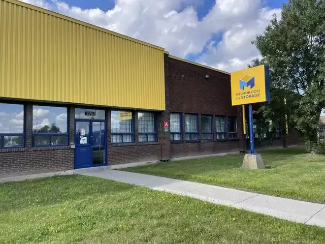 (15pi2) Entrepot de 15pi2 Montreal Sur Jarry Est Montréal