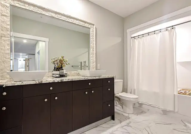 Luxury Penthouse - Photo 20