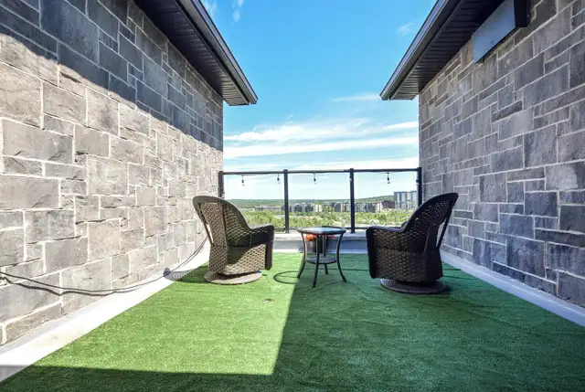 Luxury Penthouse - Photo 28