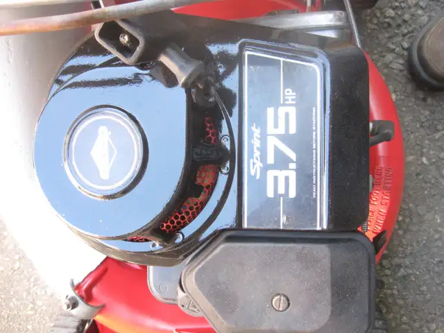 18' SNAPPER V181 PUSH LAWN MOWER BRIGGS 3.75 H/P ENG W/BAGGER - Photo 9