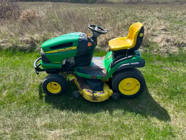 John Deere la140 48' Riding Mower - Photo 2