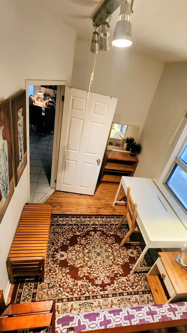Casa Loma Furnished Room (monthly) in a Dovercourt Village House - Photo 3