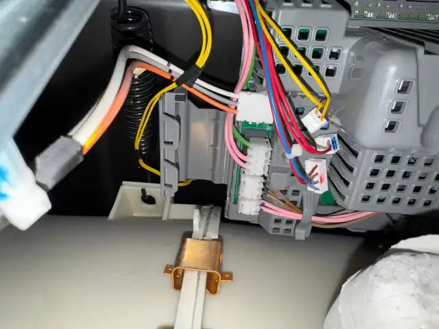 LG / Samsung / Whirlpool Specialist - North York Repair - Daniel - Photo 3