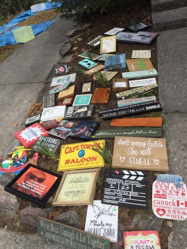 50 Small Signs $50