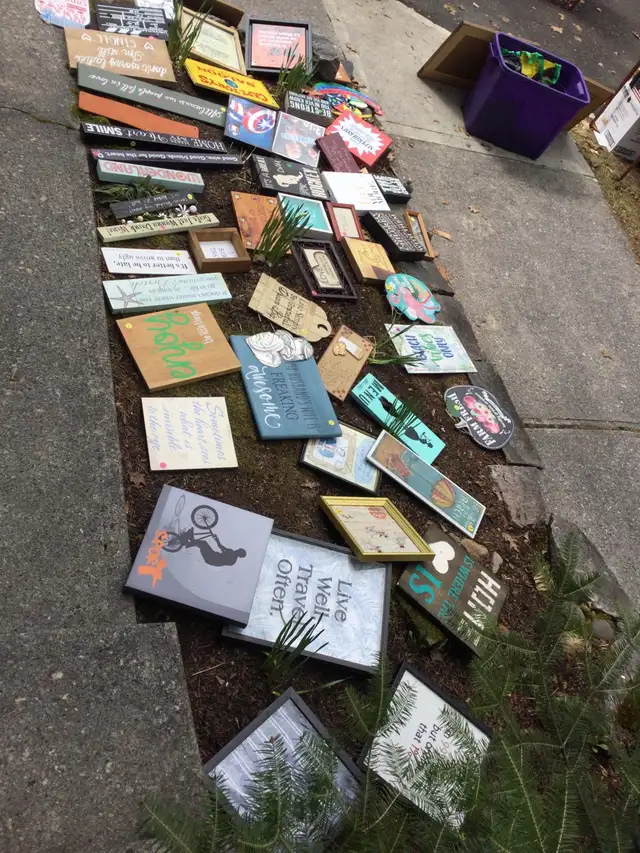 50 Small Signs $50 - Photo 2