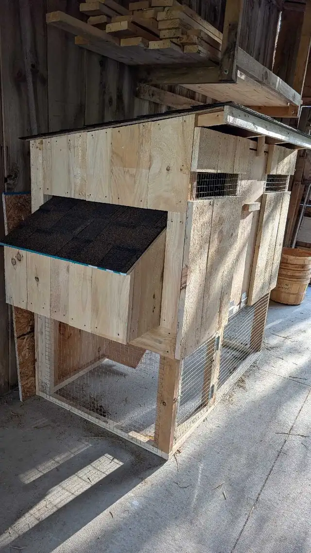 chicken coop - Photo 2
