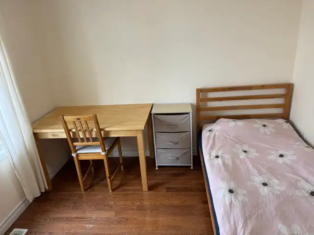 rooms for rent at York University village - Photo 2