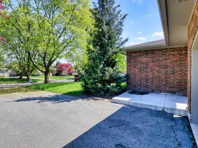 Home For Rent - North End St. Catharines - Photo 4