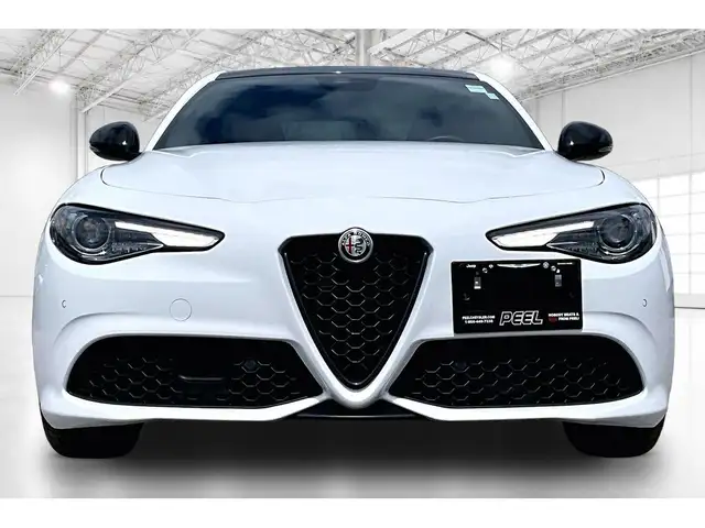 2023 Alfa Romeo Giulia Veloce | Premium Leather | Harman Kardon - Photo 3