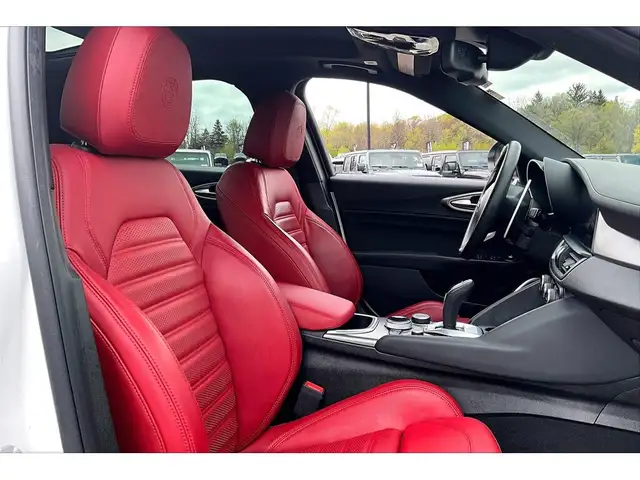 2023 Alfa Romeo Giulia Veloce | Premium Leather | Harman Kardon - Photo 7